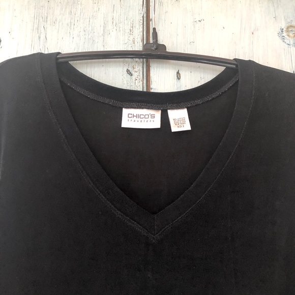 Chico’s V-neck versatile year-round top by Chico’s Travelers so it’s NO wrinkle - Picture 2 of 7